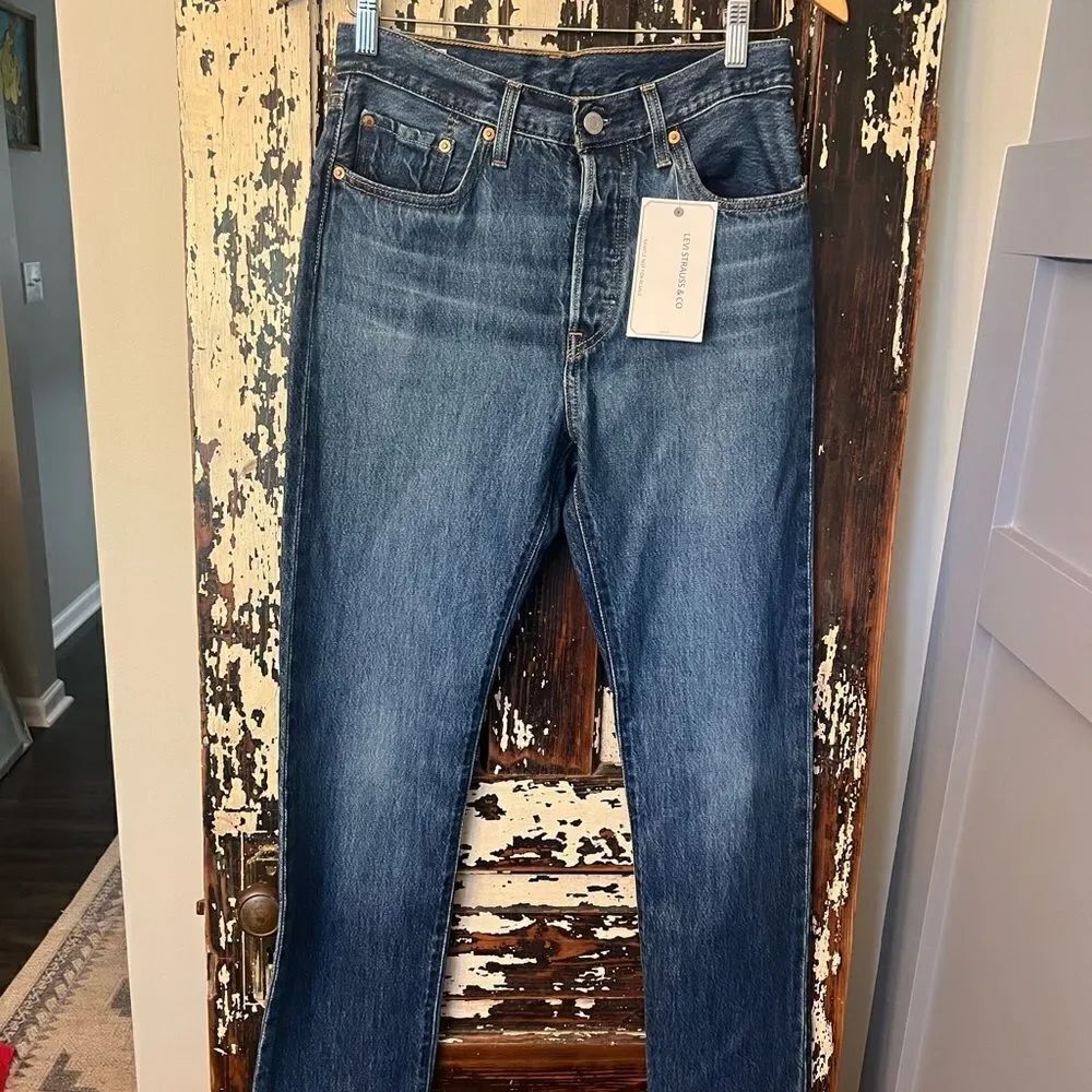 NWT Levi’s premium button fly 501 sample NWT women’s jeans. Size 17 x 30